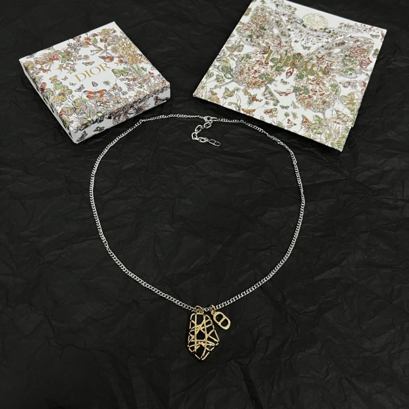 chr1st1an D10r necklaces